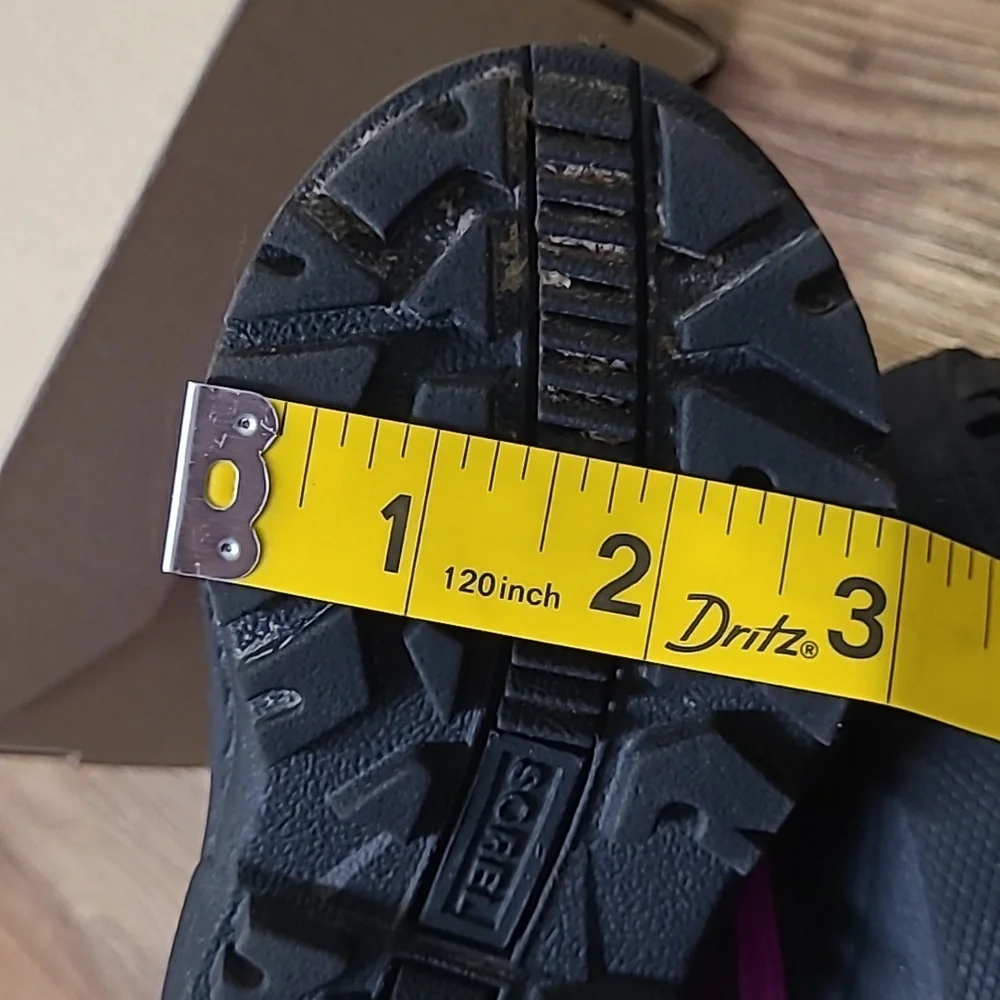 Sorel Kids' Black and Purple Winter Boots used‎ good condition for girl,s.